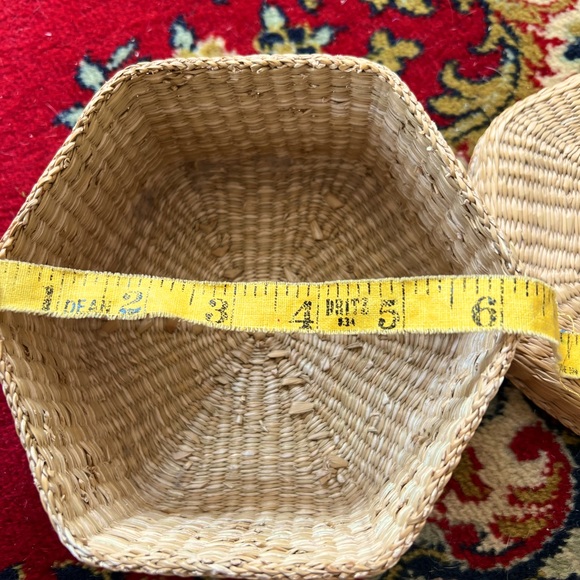 Two rattan natural octagon baskets with lid - Picture 5 of 7